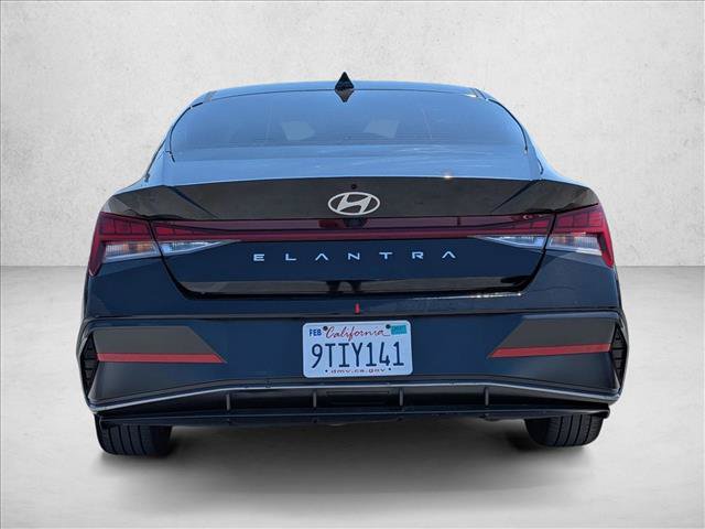 Used 2025 Hyundai Elantra SEL FWD image 6