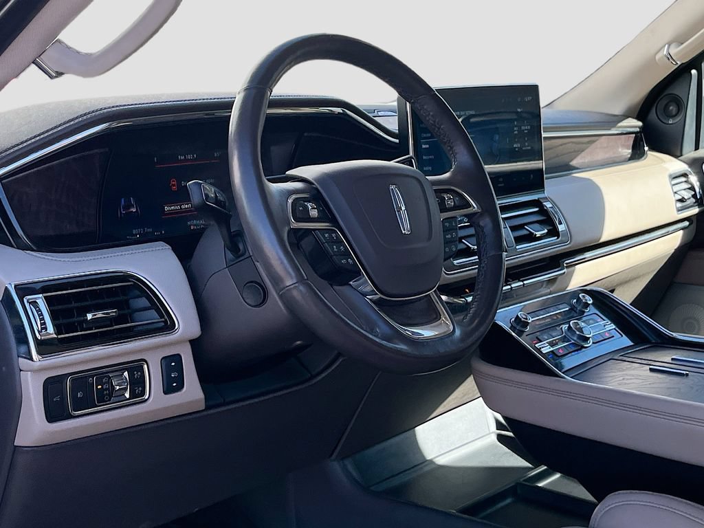 Used 2024 Lincoln Navigator Reserve AWD/4WD image 9