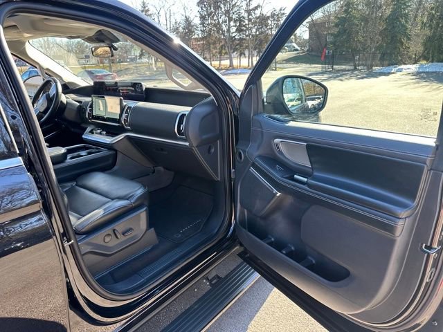 Certified 2025 Ford Expedition Platinum image 13