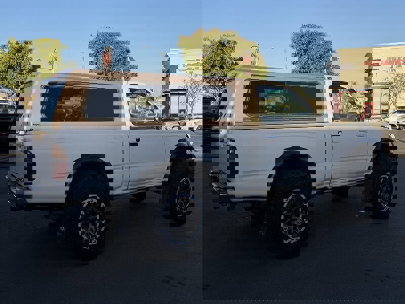 Used 1999 Toyota Tacoma 4x4 Regular Cab image 24