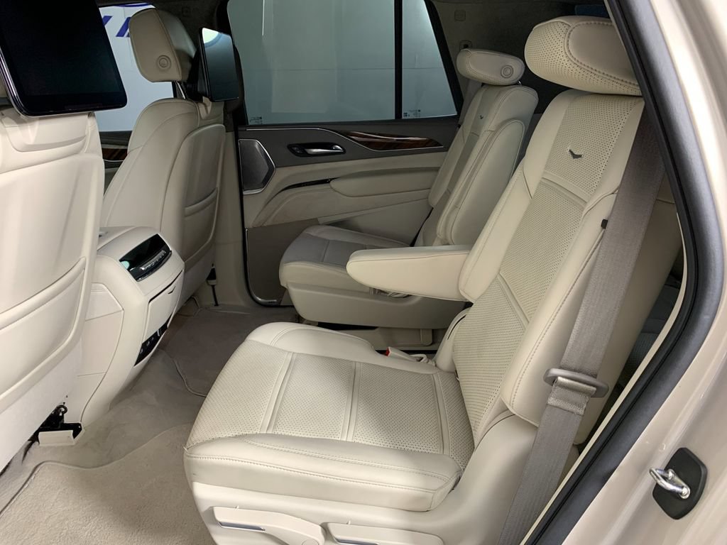 Used 2022 Cadillac Escalade Sport Platinum w/ LPO, ONYX Package AWD/4WD image 31
