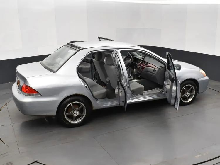 Used 2005 Mitsubishi Lancer ES FWD image 6