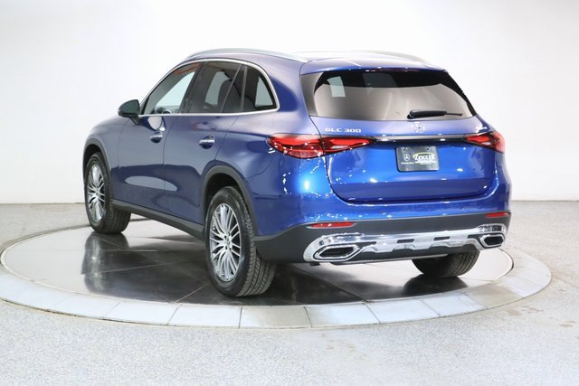 Certified 2025 Mercedes-Benz GLC 300 4MATIC image 2