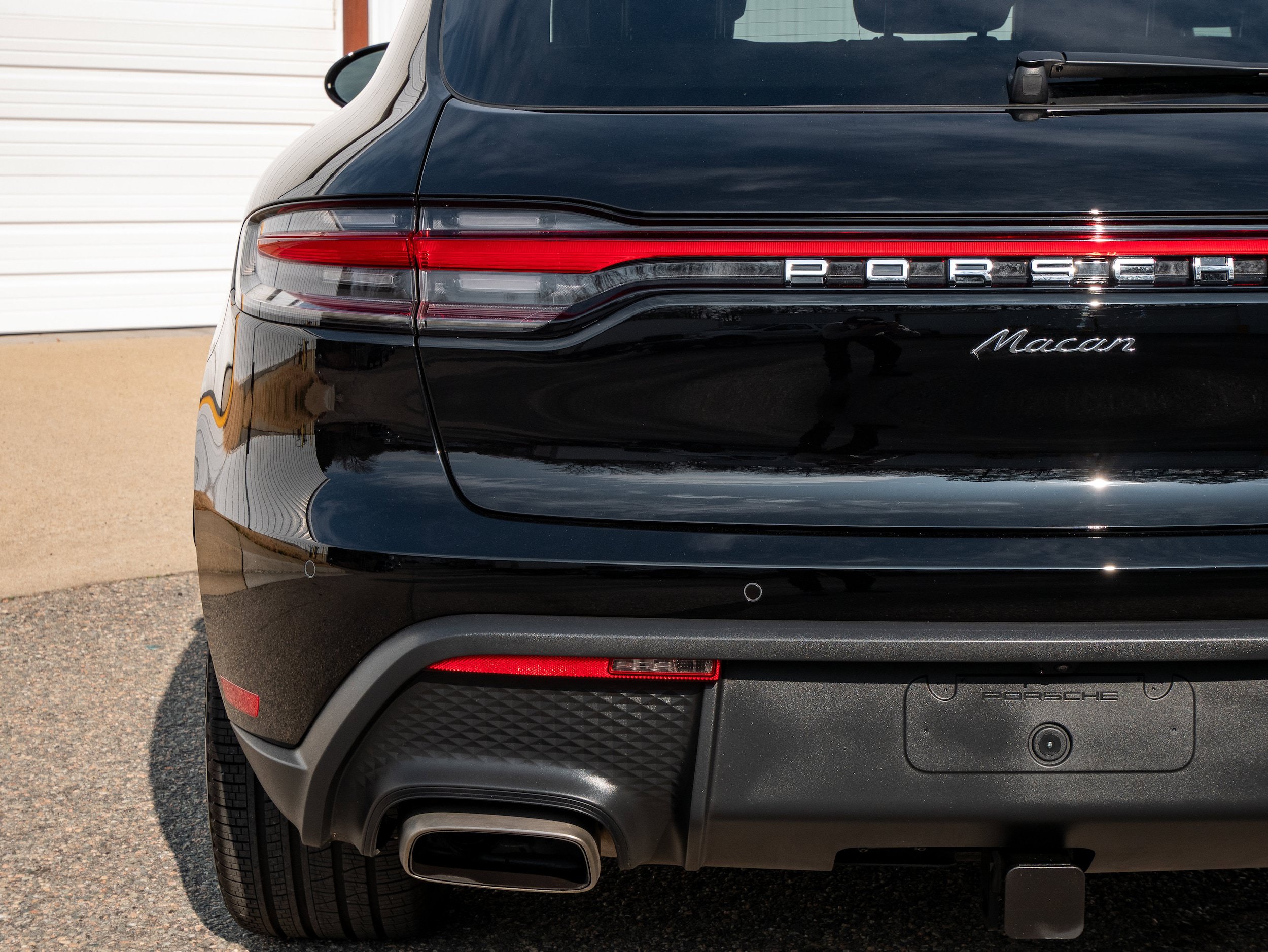 Certified 2025 Porsche Macan AWD/4WD image 13
