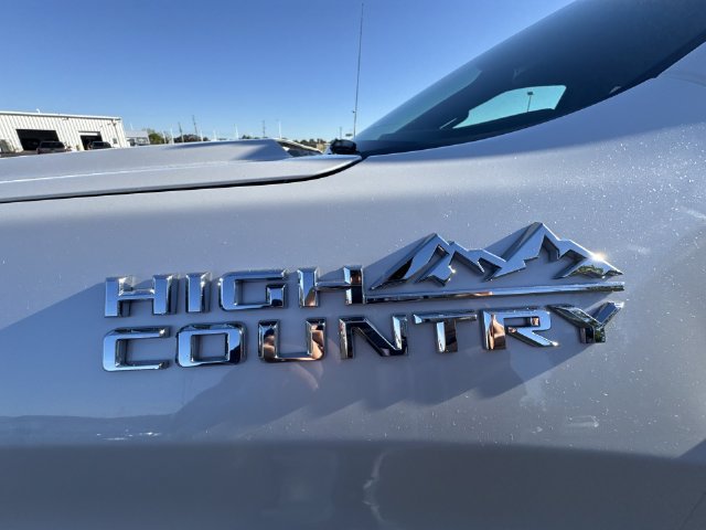 Certified 2025 Chevrolet Silverado 1500 High Country w/ Z71 Off-Road Package AWD/4WD image 32