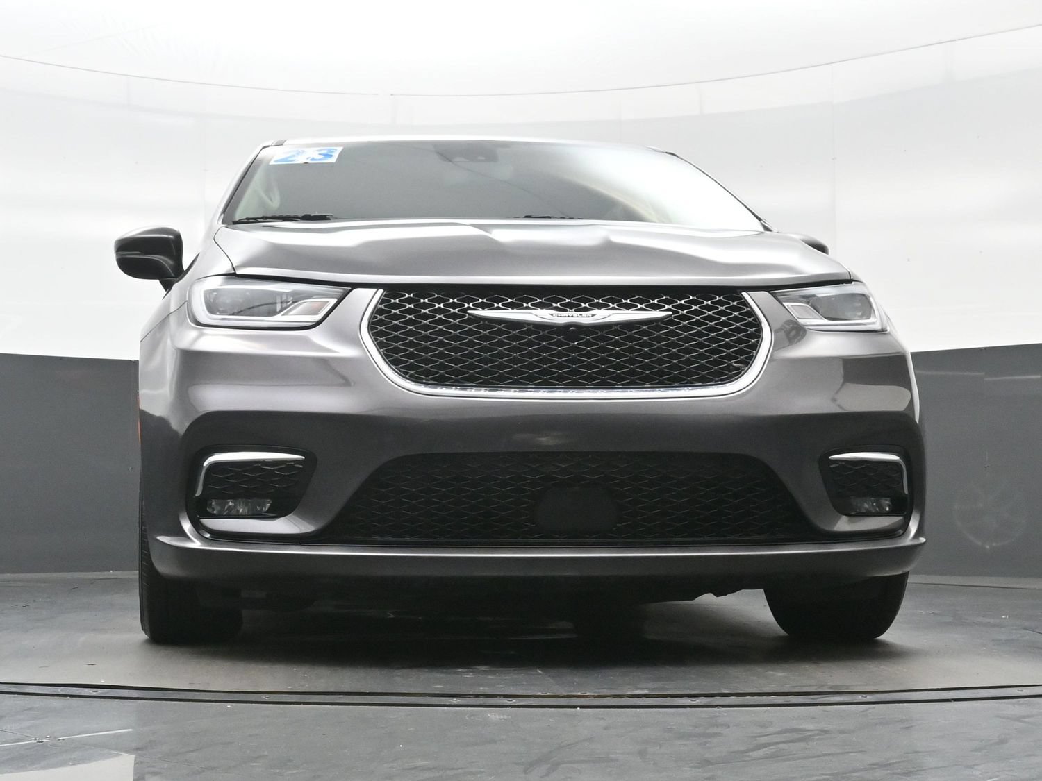 Used 2023 Chrysler Pacifica Touring-L FWD image 36