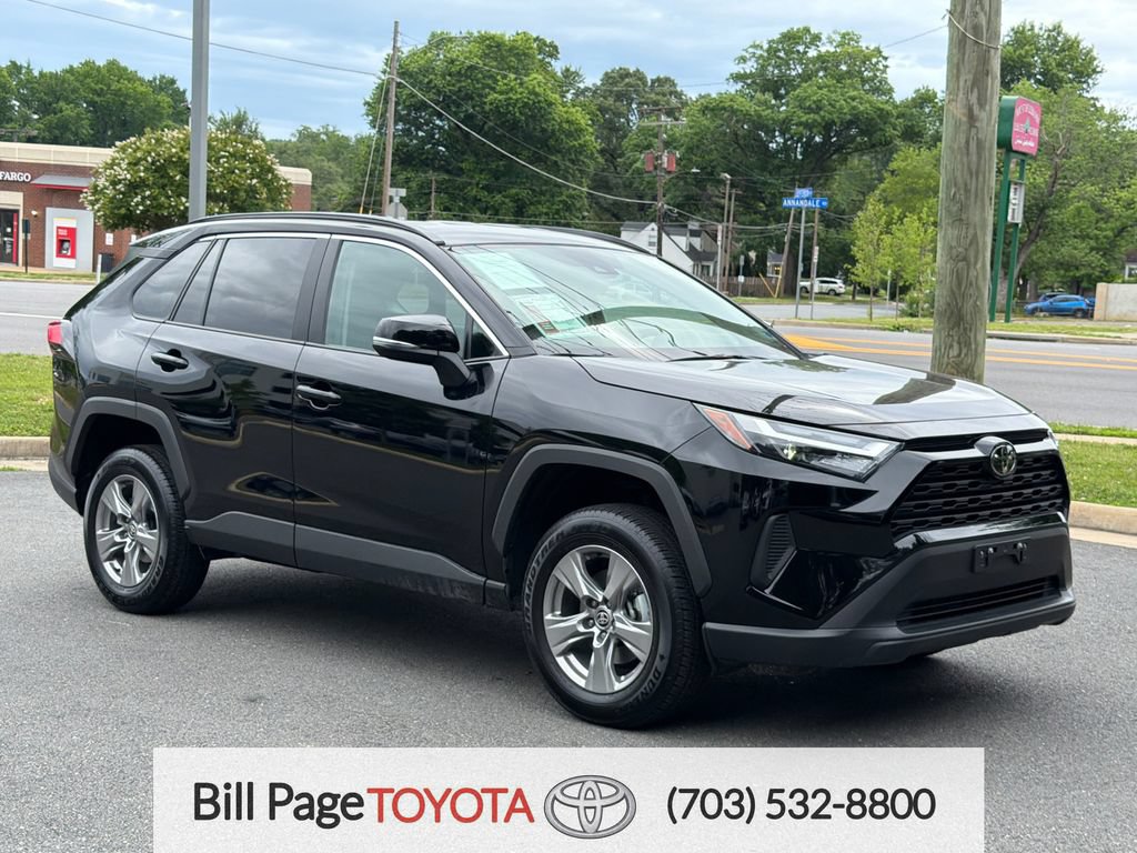 Used 2025 Toyota RAV4 XLE AWD/4WD video 1