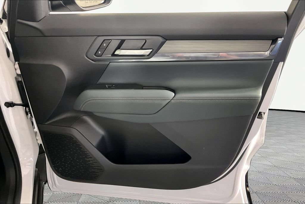 Used 2026 GMC Terrain AT4 w/ LPO, Floor Liner Package AWD/4WD image 24