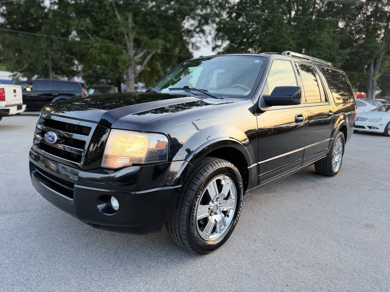 Used 2010 Ford Expedition EL Limited RWD image 1