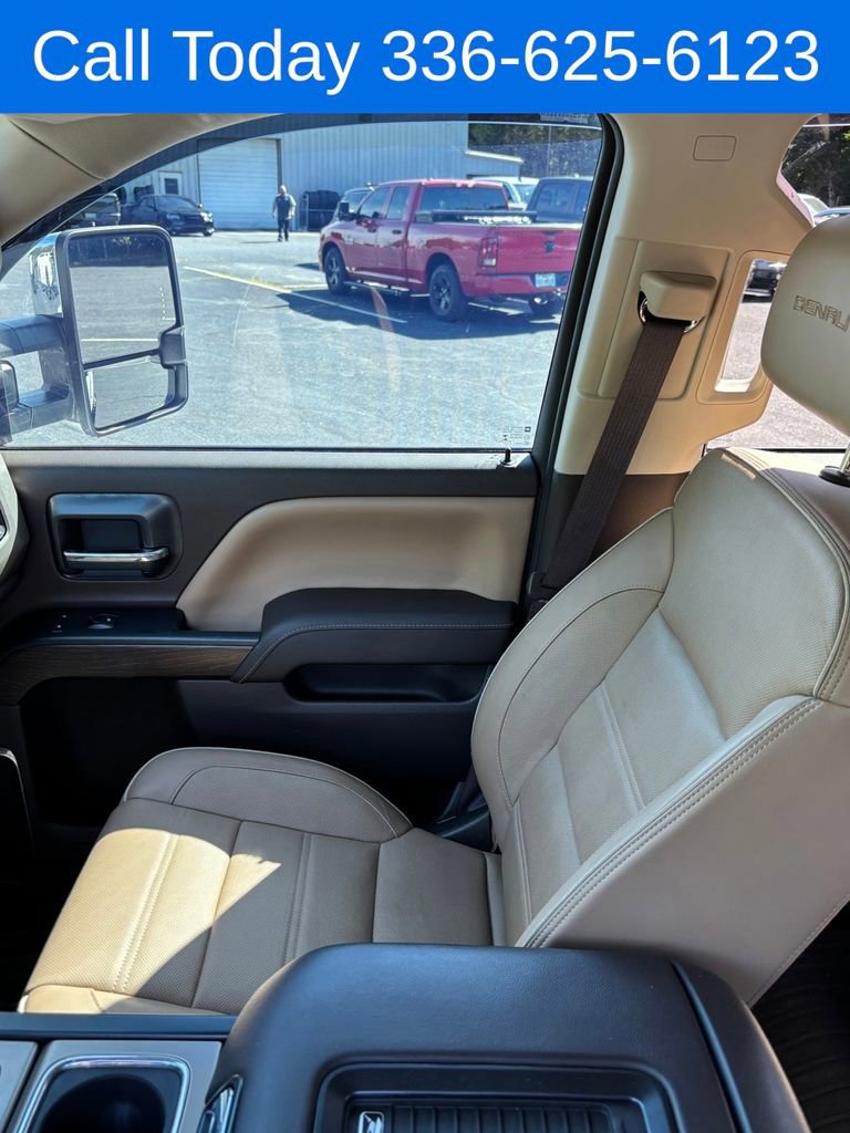 Used 2017 GMC Sierra 2500 Denali w/ Duramax Plus Package AWD/4WD image 19