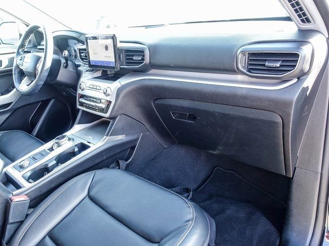 Used 2023 Ford Explorer XLT w/ Equipment Group 202A image 11