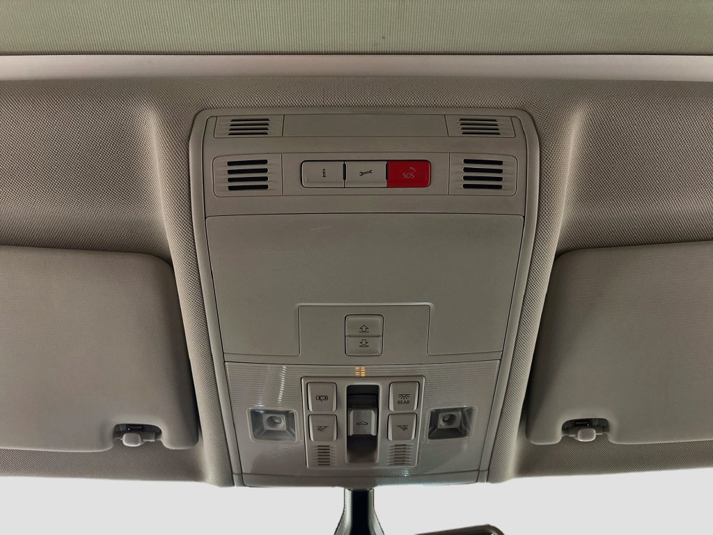Used 2019 Volkswagen Tiguan SEL FWD image 18