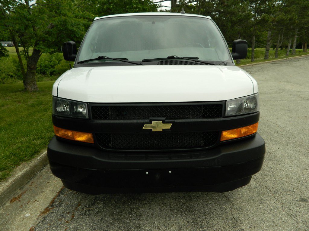 Used 2022 Chevrolet Express 2500 w/ Driver Convenience Package RWD image 2