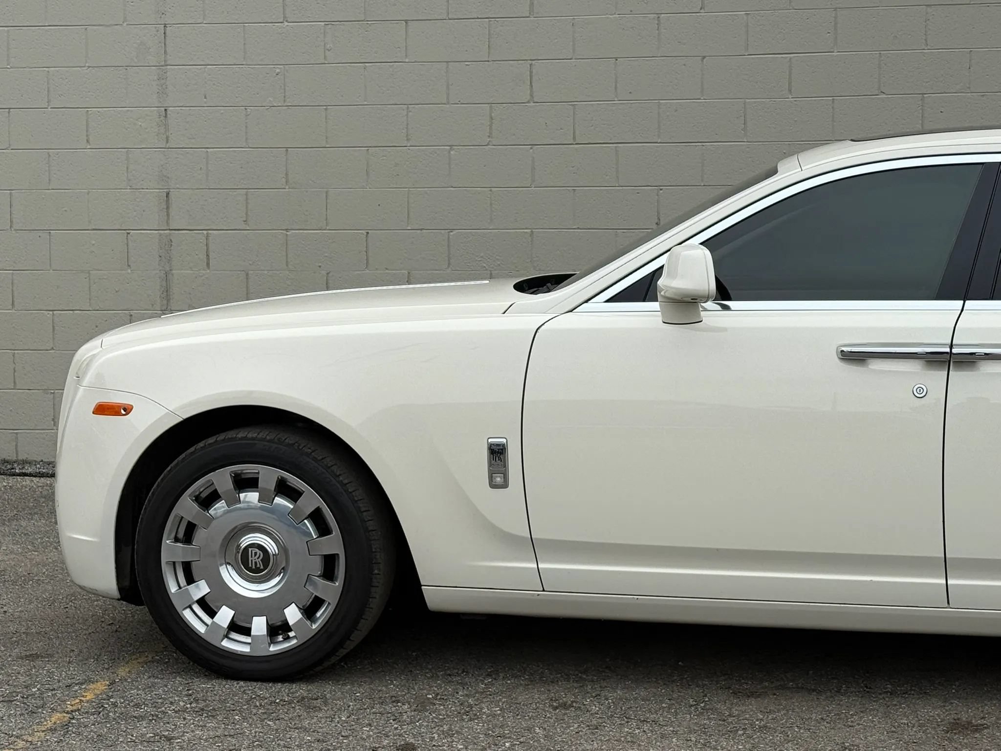 Used 2013 Rolls-Royce Ghost RWD image 4