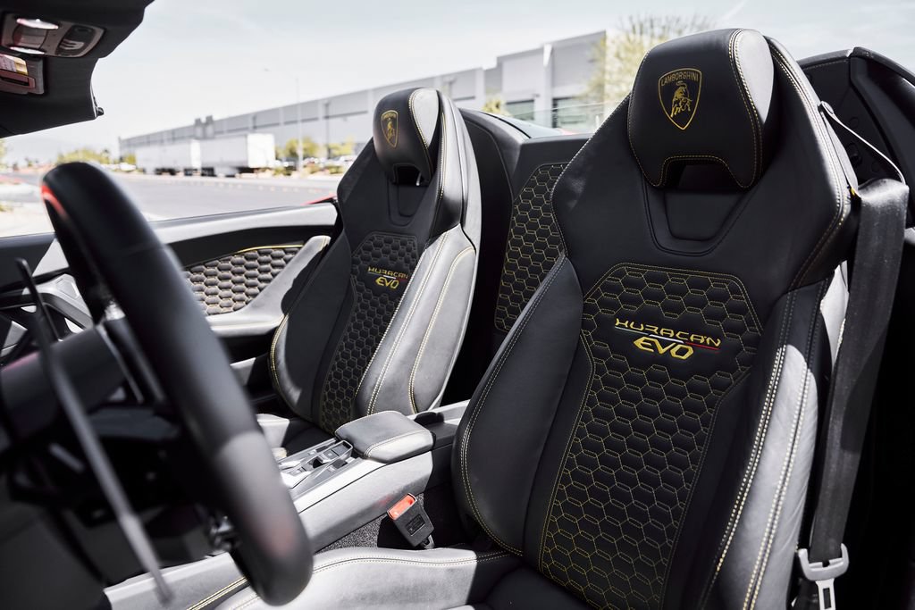 Used 2023 Lamborghini Huracan EVO RWD image 39