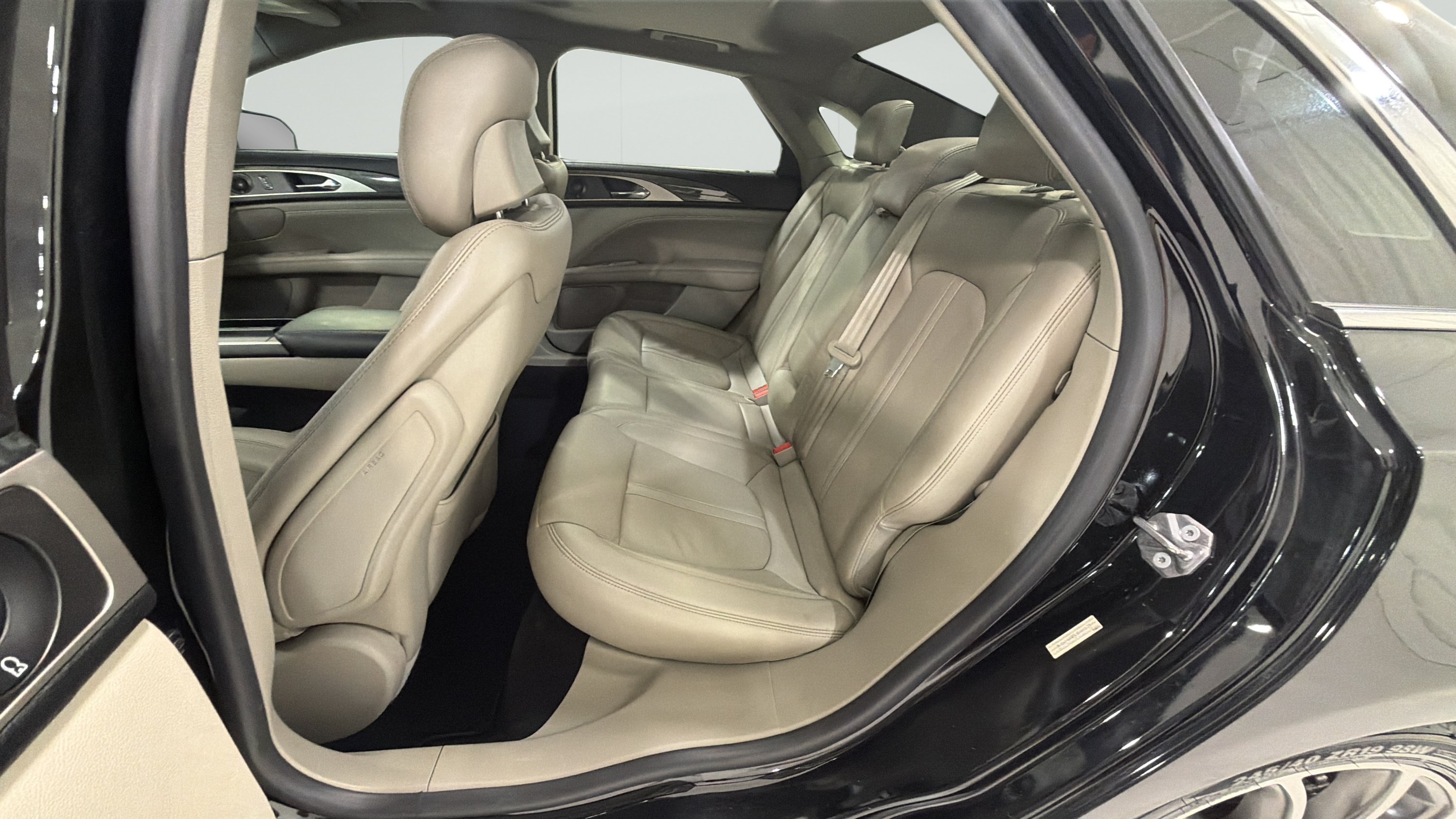 Used 2018 Lincoln MKZ Reserve w/ Magnetic Appearance Package AWD/4WD image 19
