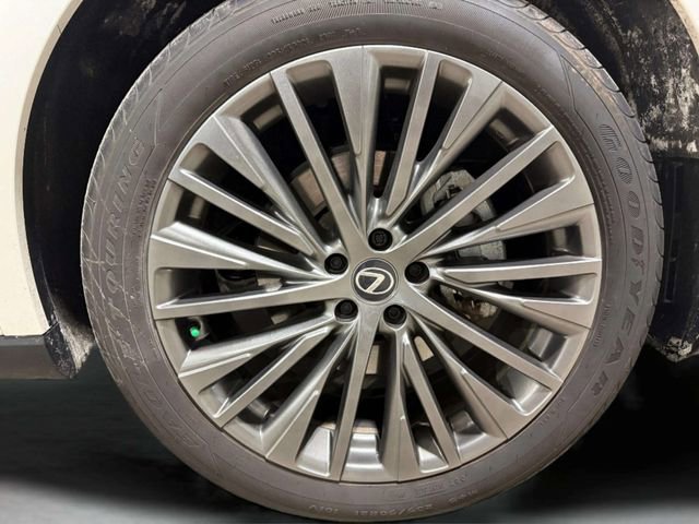 Used 2025 Lexus RX 350 w/ Convenience Package image 36