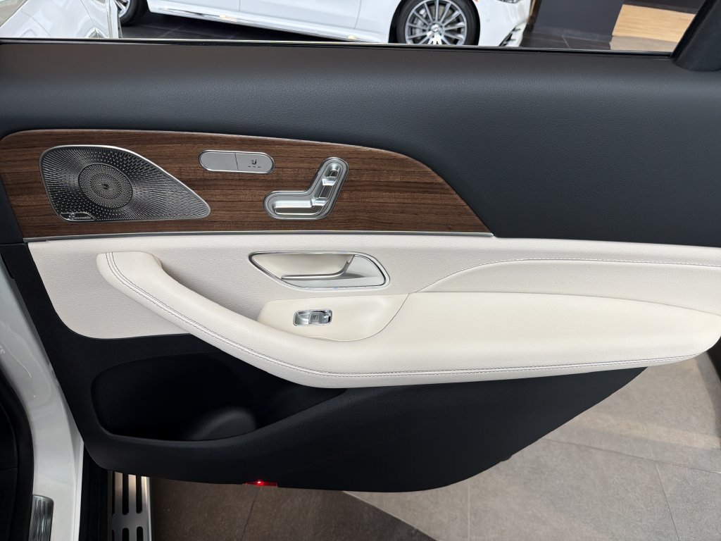 New 2026 Mercedes-Benz GLS 450 4MATIC image 13