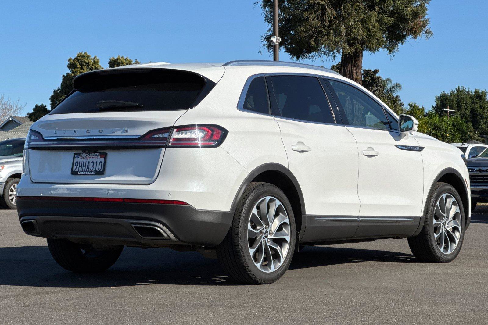 Used 2023 Lincoln Nautilus Reserve w/ Luxury Package image 6