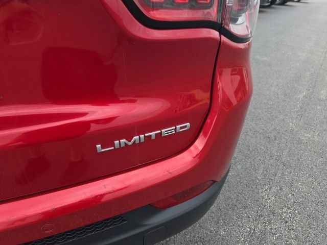 Used 2025 Jeep Compass Limited AWD/4WD image 7
