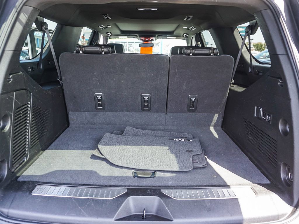 Used 2023 GMC Yukon XL Denali AWD/4WD image 24