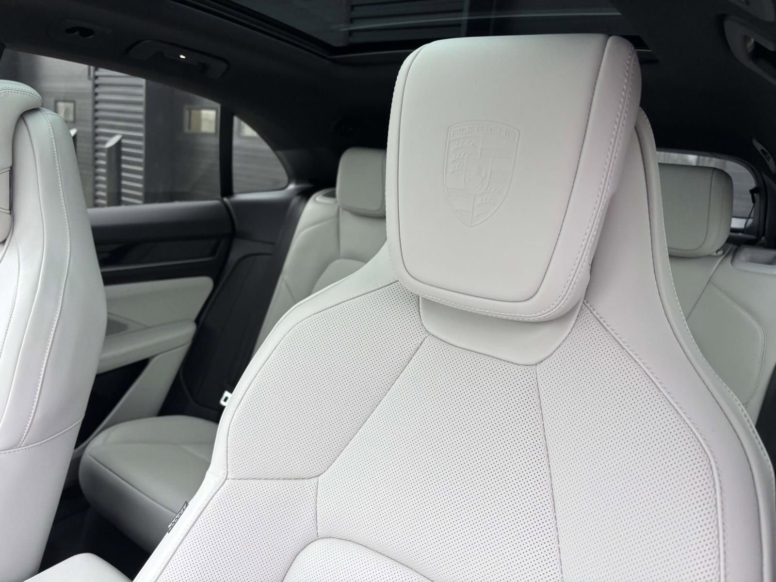 New 2026 Porsche Macan Electric image 21