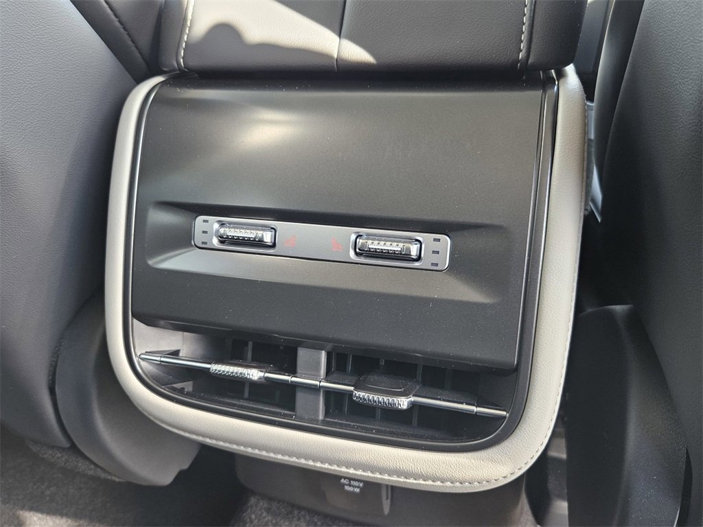 Used 2025 Lincoln Nautilus Reserve image 36