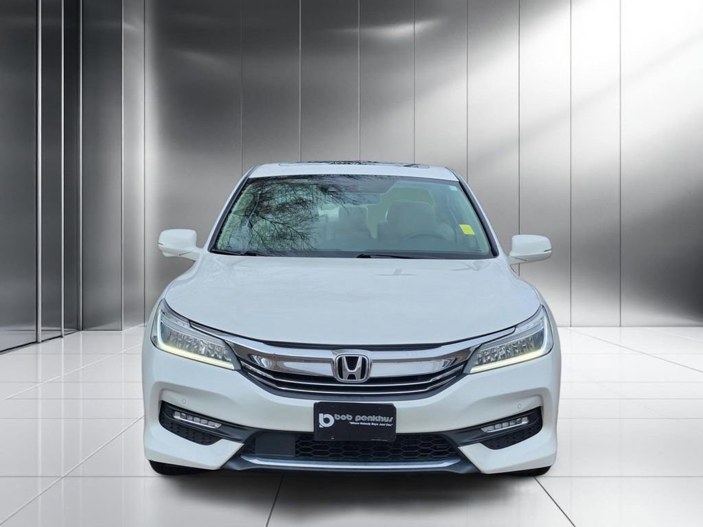 Used 2016 Honda Accord Touring image 21