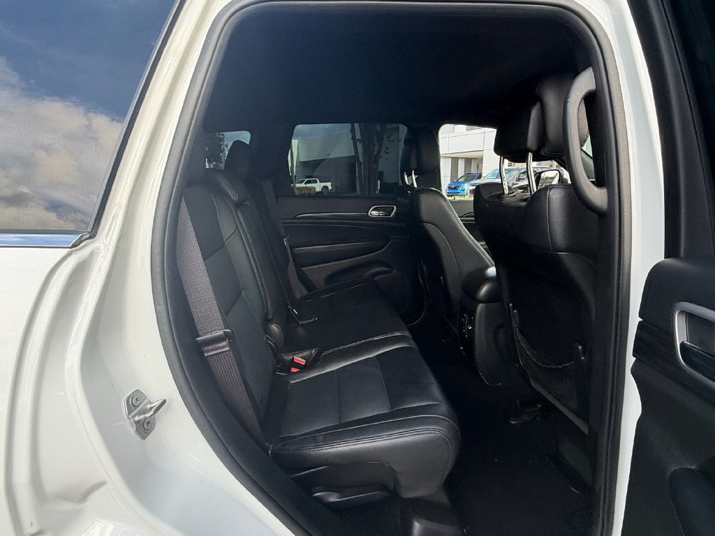 Used 2019 Jeep Grand Cherokee Laredo RWD image 15