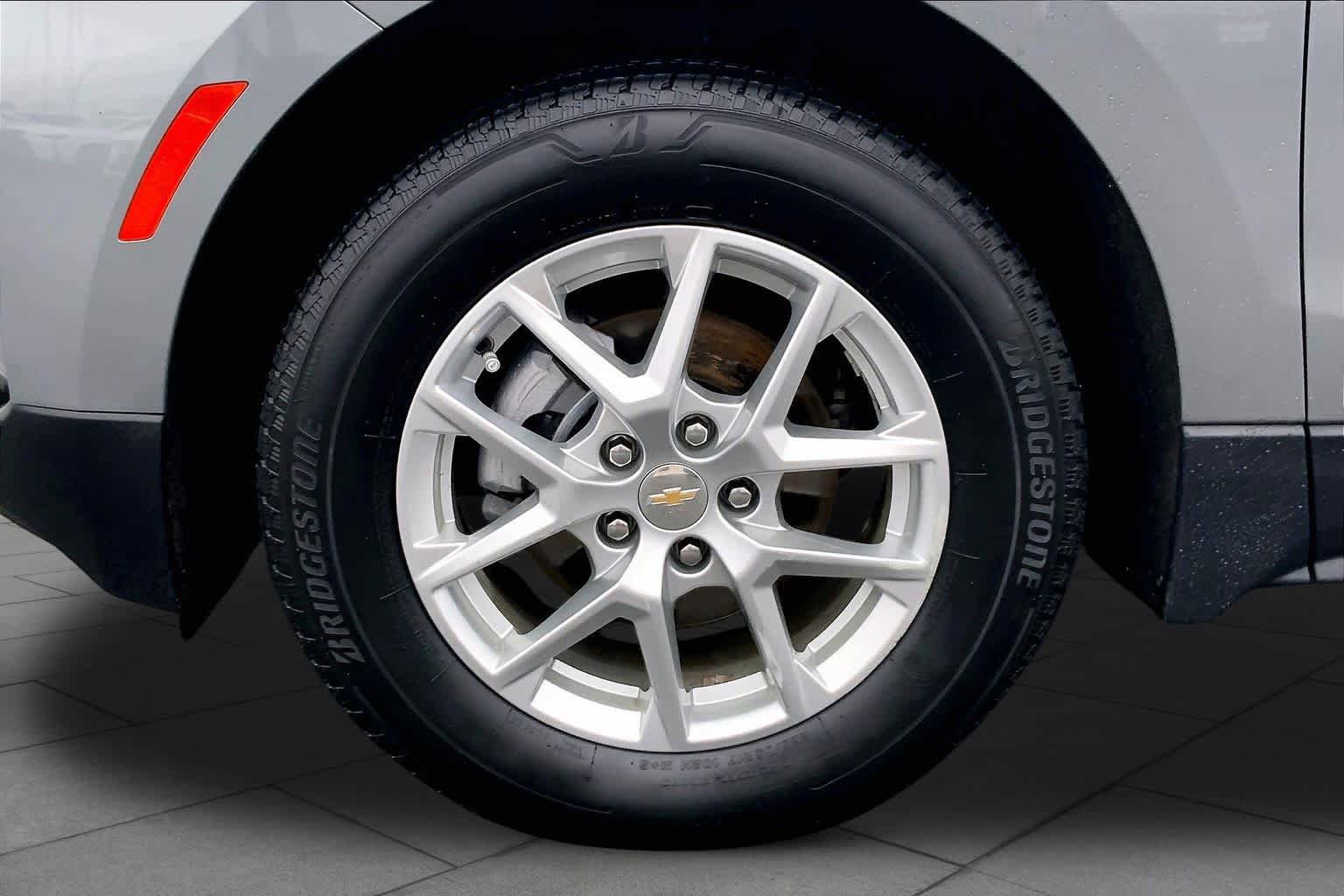 Used 2023 Chevrolet Equinox LT AWD/4WD image 11