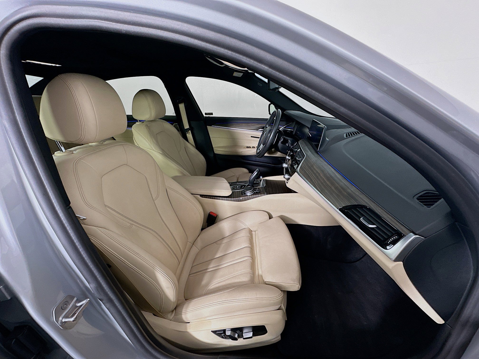 Used 2020 BMW 530i w/ Convenience Package image 34