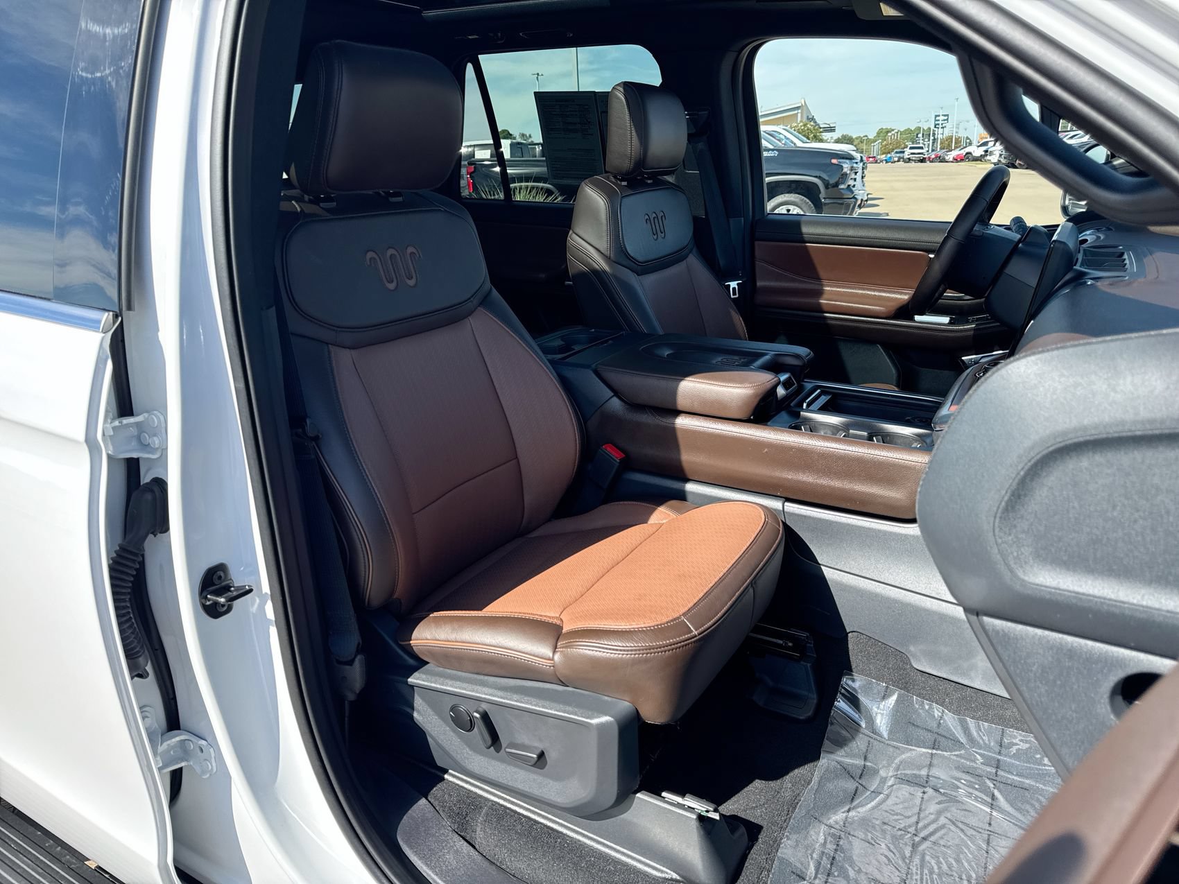 Used 2025 Ford Expedition King Ranch AWD/4WD image 29