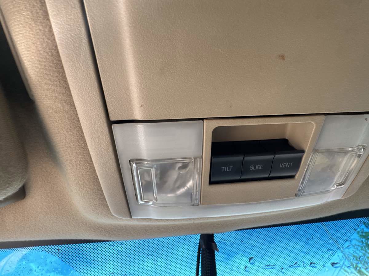 Used 2012 Ford Expedition XLT AWD/4WD image 17