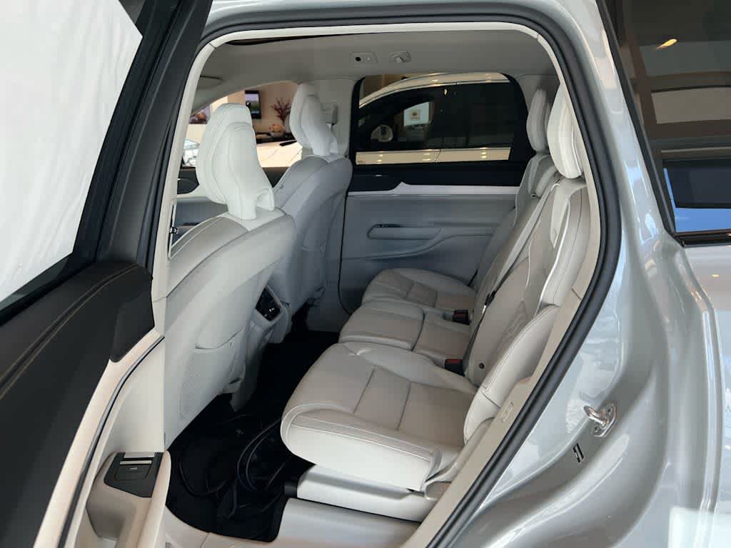 New 2026 Volvo EX90 Plus AWD/4WD image 29