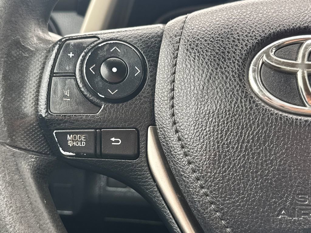 Used 2014 Toyota RAV4 LE image 18