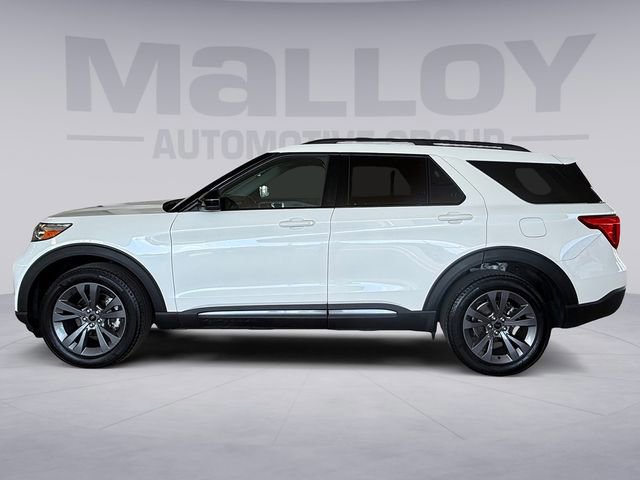 Used 2022 Ford Explorer XLT w/ Equipment Group 202A AWD/4WD image 2