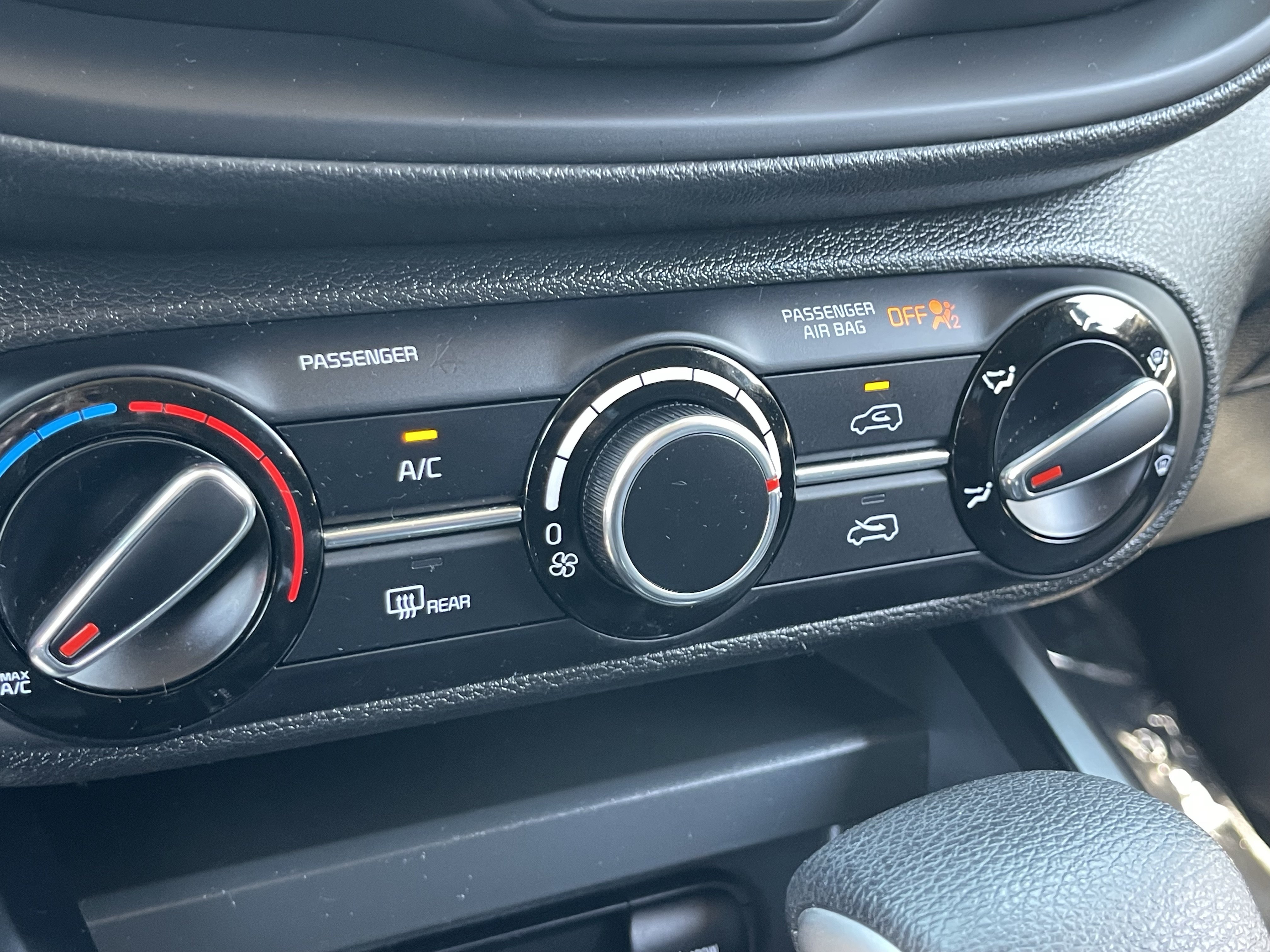 Certified 2023 Kia Soul LX w/ LX Technology Package FWD image 27