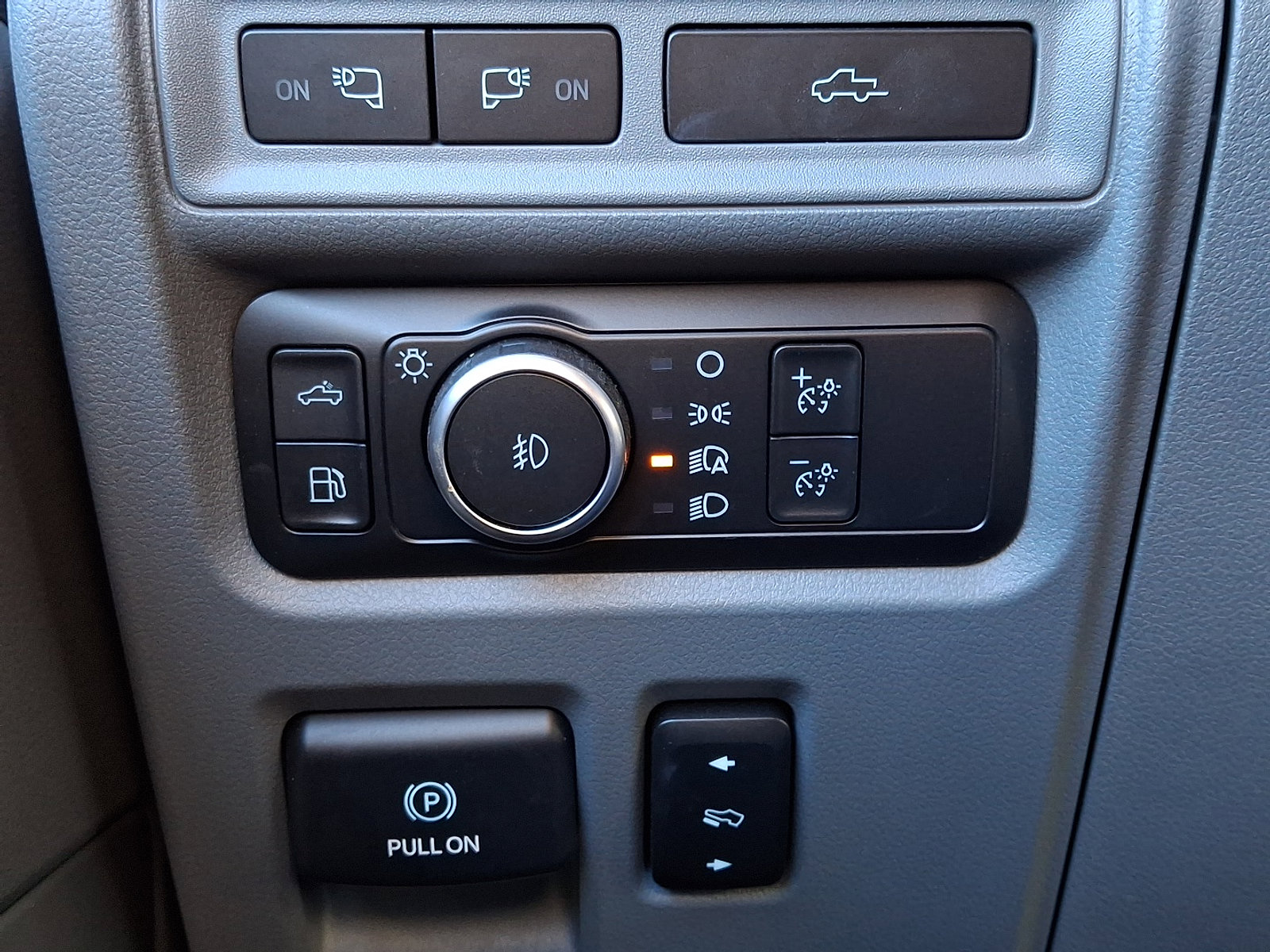 Certified 2022 Ford F150 Lariat w/ Equipment Group 502A High image 28