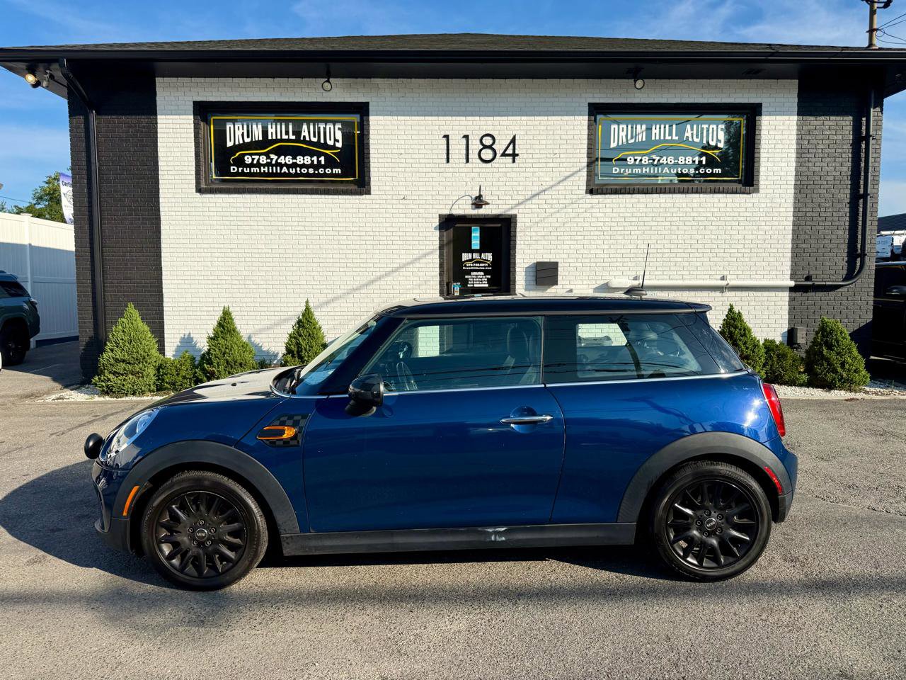 Used 2014 MINI Cooper 2-Door Hardtop FWD image 2