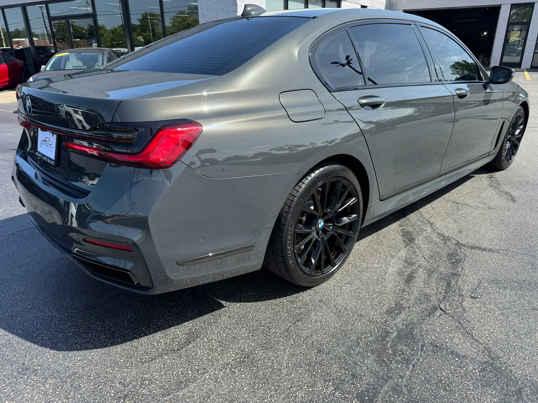 Used 2022 BMW 750i xDrive w/ Executive Package AWD/4WD image 11