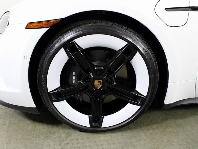 New 2025 Porsche Taycan image 12