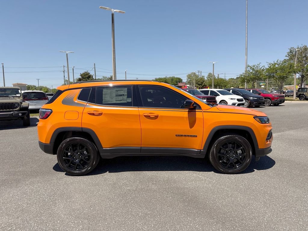 New 2026 Jeep Compass Latitude image 2