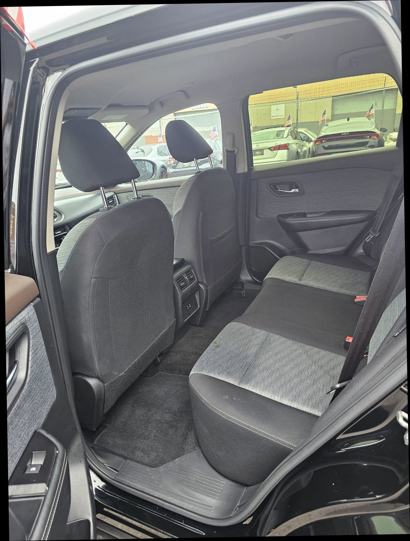 Used 2023 Nissan Rogue SV image 8