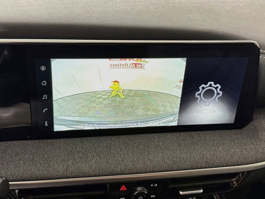 Certified 2025 Nissan Kicks SV AWD/4WD image 6