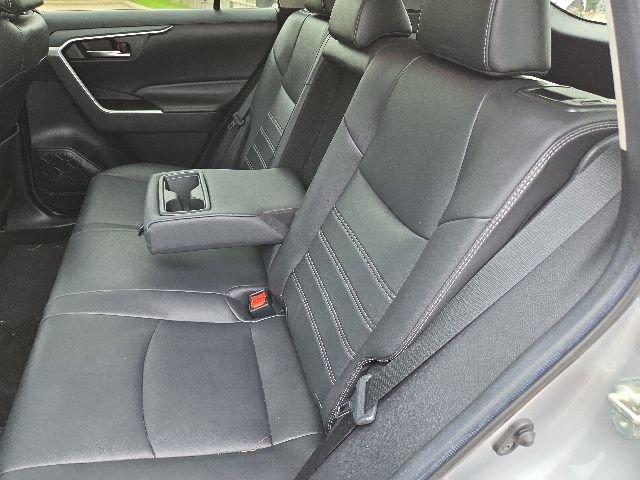 Used 2019 Toyota RAV4 XLE Premium FWD image 9