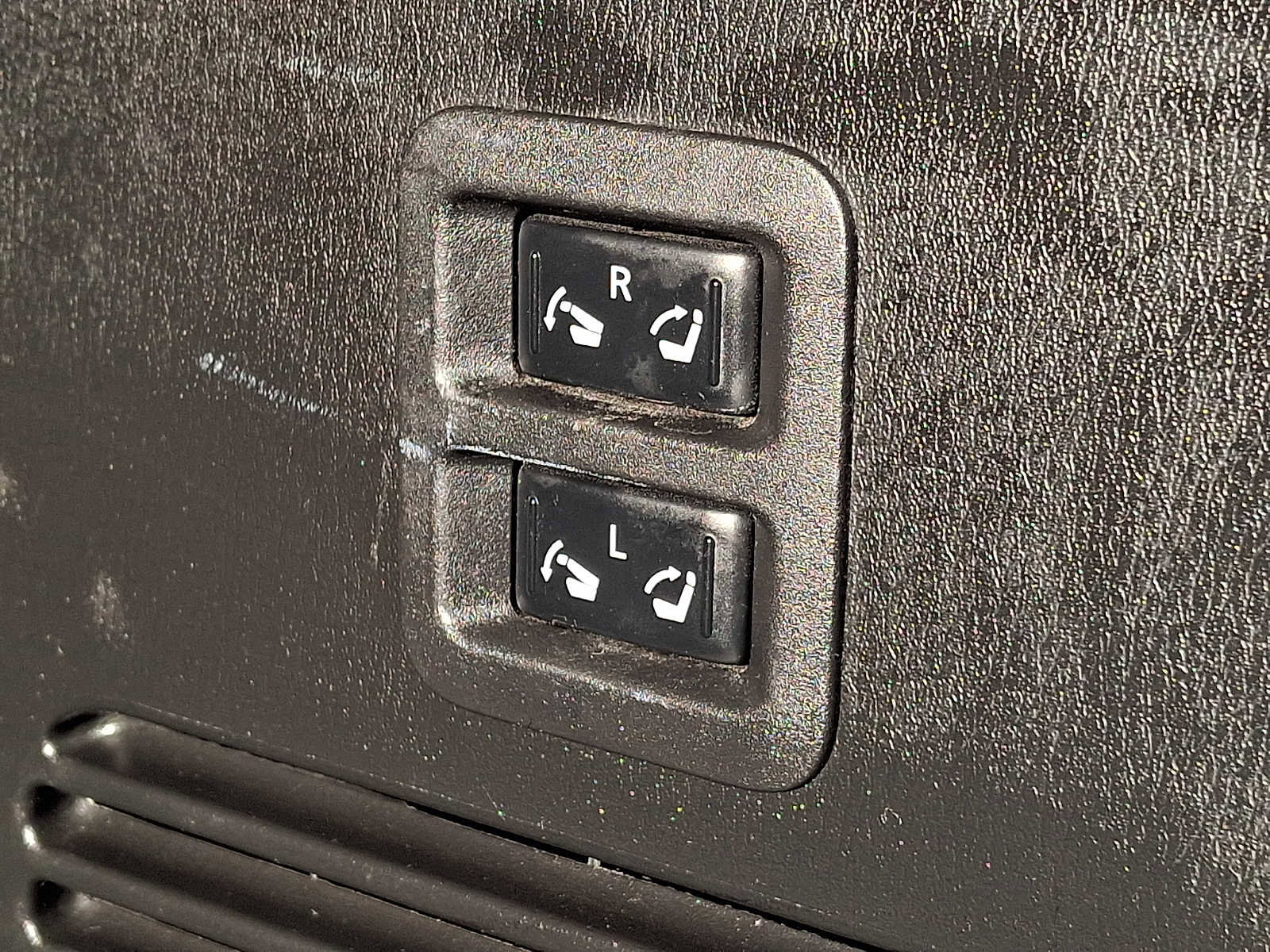 Used 2018 Nissan Armada Platinum w/ Captain Seat Package image 29