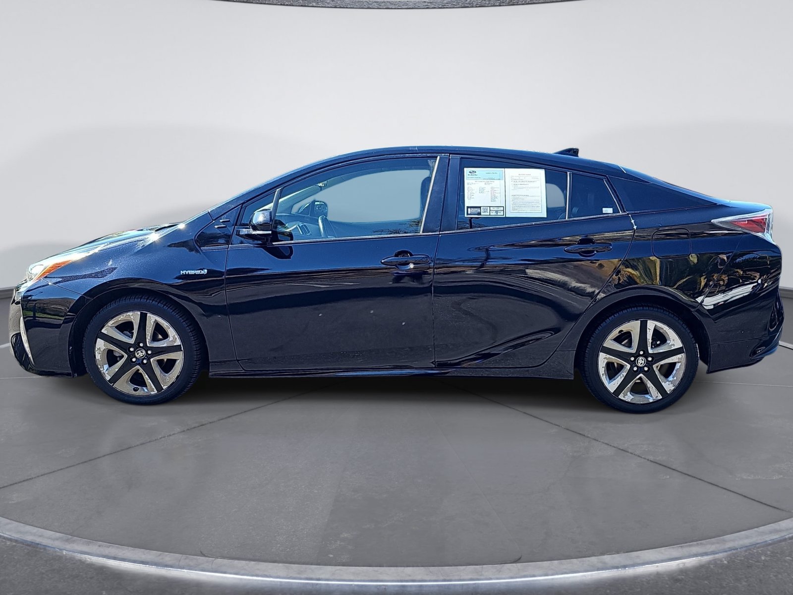 Used 2017 Toyota Prius Three Touring w/ Carpet Mat Package FWD image 6