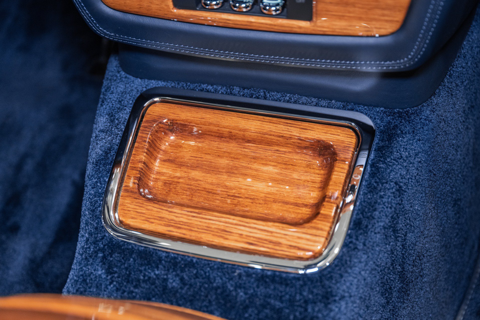 Used 2011 Rolls-Royce Phantom Sedan RWD image 73