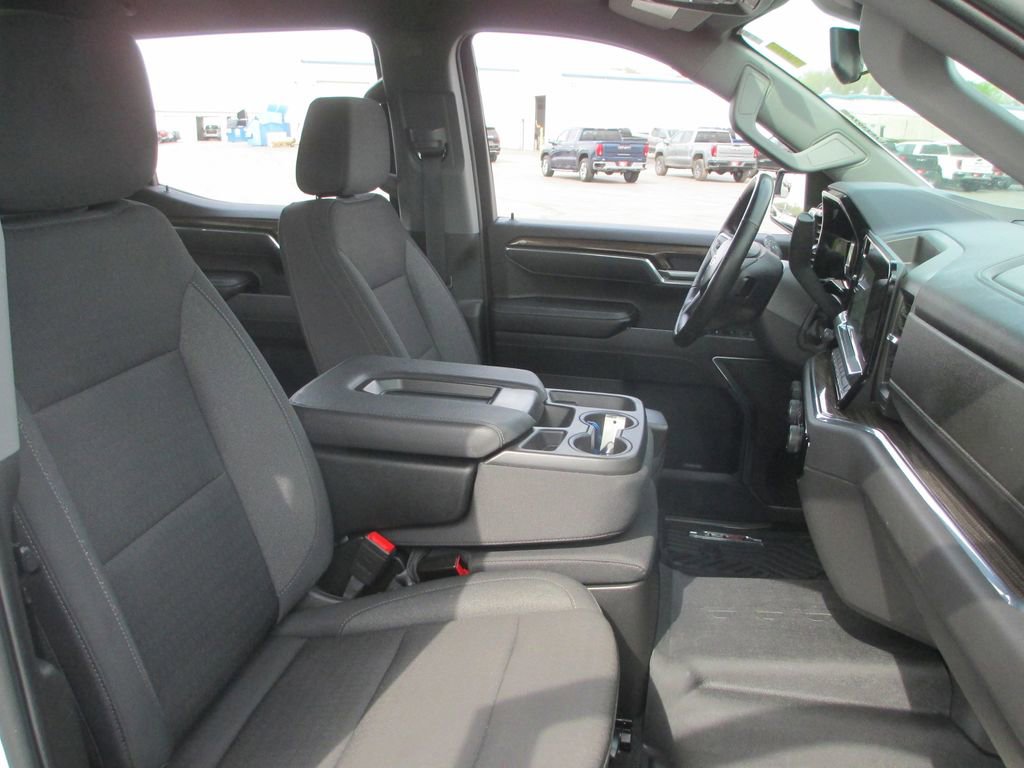 Used 2025 Chevrolet Silverado 1500 LT AWD/4WD image 21