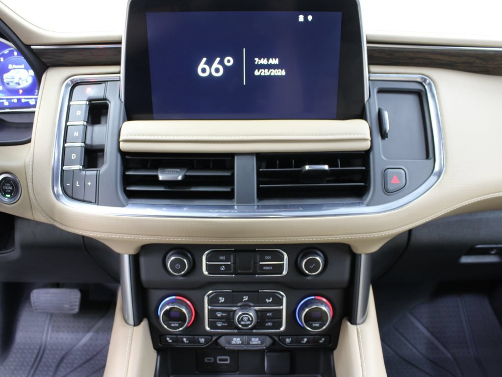 Used 2024 Chevrolet Suburban Premier AWD/4WD image 21